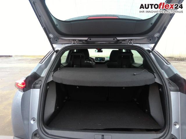 Peugeot 2008 Style 1.2L (1199cc) gasoline 100 hp S&S, 6-speed manual 