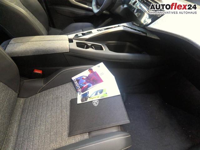 Peugeot 3008 Allure Hybrid 145 (MHEV) e-DCS6 1.2L 3-cylinder 