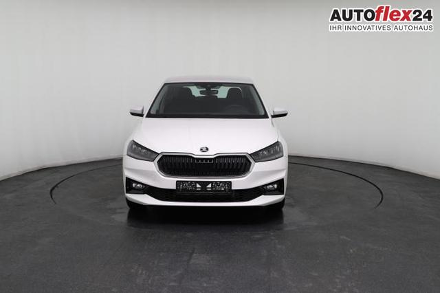 Vorlauffahrzeuge Skoda Fabia - Essence (Essence) 1.0 TSI 70kW (95 PS) 5-Gang Schaltgetriebe