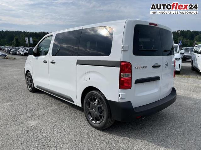 Opel Vivaro Kombi M 9-Sitzer (M ) 2.2 Diesel 132 KW (179 PS) 8-Gang Automatik 