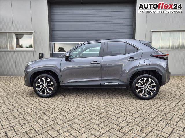 Zentrallager Toyota Yaris Cross - 1.5VVT-iE 130PS Automatik Teamplayer Klimaautomatik Sitzheizung Lenkradheizung PDC v h Rückf.Kamera 17-LM abged.Scheiben 2xKeyless DAB  Bluetooth Touchscreen Apple CarPlay Android Auto