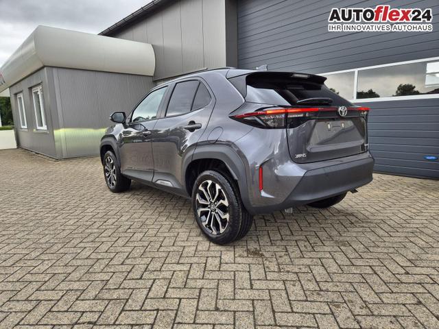 Toyota Yaris Cross 1.5VVT-iE 130PS Automatik Teamplayer Klimaautomatik Sitzheizung Lenkradheizung PDC v+h Rückf.Kamera 17-LM abged.Scheiben 2xKeyless DAB+ Bluetooth Touchscreen Apple CarPlay Android Auto 