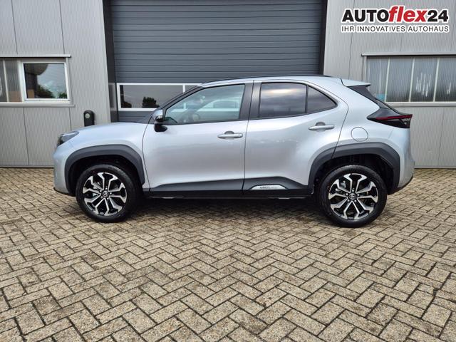 Zentrallager Toyota Yaris Cross - 1.5VVT-iE 130PS Automatik Teamplayer Klimaautomatik Sitzheizung Lenkradheizung PDC v h Rückf.Kamera 17-LM abged.Scheiben 2xKeyless DAB  Bluetooth Touchscreen Apple CarPlay Android Auto