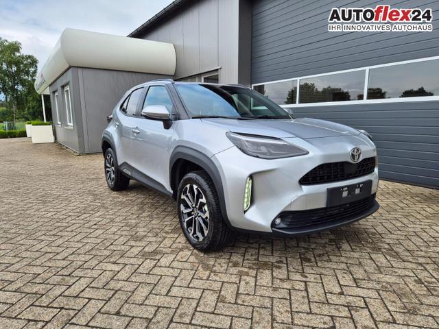 Toyota Yaris Cross 1.5VVT-iE 130PS Automatik Teamplayer Klimaautomatik Sitzheizung Lenkradheizung PDC v+h Rückf.Kamera 17-LM abged.Scheiben 2xKeyless DAB+ Bluetooth Touchscreen Apple CarPlay Android Auto 