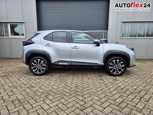 Toyota Yaris Cross 1.5VVT-iE 130PS Automatik Teamplayer Klimaautomatik Sitzheizung Lenkradheizung PDC v+h Rückf.Kamera 17-LM abged.Scheiben 2xKeyless DAB+ Bluetooth Touchscreen Apple CarPlay Android Auto 