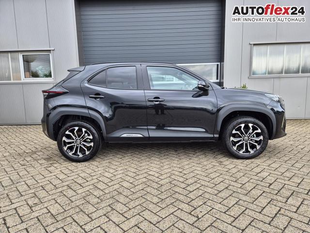 Toyota Yaris Cross 1.5VVT-iE 130PS Automatik Teamplayer Klimaautomatik Sitzheizung Lenkradheizung PDC v+h Rückf.Kamera 17-LM abged.Scheiben 2xKeyless DAB+ Bluetooth Touchscreen Apple CarPlay Android Auto 
