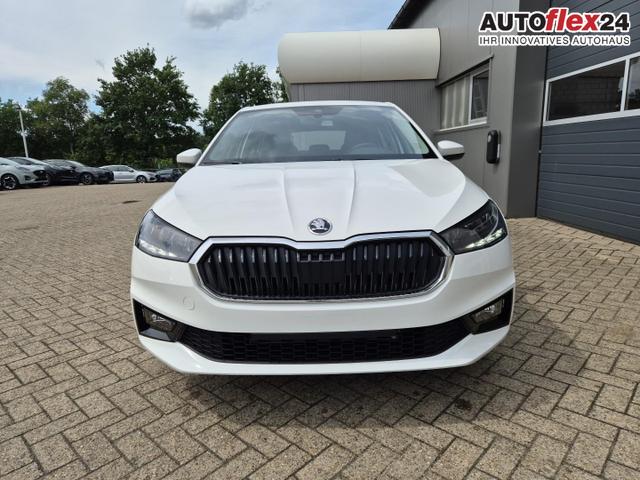Vorlauffahrzeuge Skoda Fabia - 1.0 TSI 95PS Selection 5-türig Rückf.Kamera Parksensoren Sitzheizung Multifunktionslenkrad Klima Skoda-Radio Bluetooth Touchscreen Tempomat Nebelsch. Apple CarPlay   Android Auto