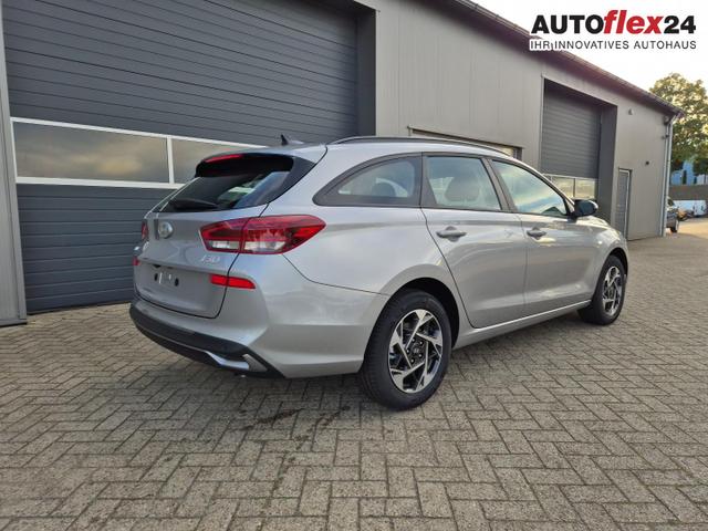 Hyundai i30 Kombi 1.5 T-GDI 95PS Sitzheizung Lenkradheizung Klima Tempomat Navi Apple CarPlay + Android Auto PDC v+h Rückf.Kamera 16-LM 