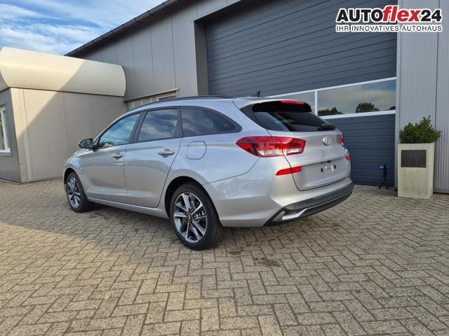 Hyundai i30 Kombi 1.5 T-GDI 95PS Sitzheizung Lenkradheizung Klimaautomatik Tempomat Navi Apple CarPlay + Android Auto PDC v+h Rückf.Kamera 17-LM 