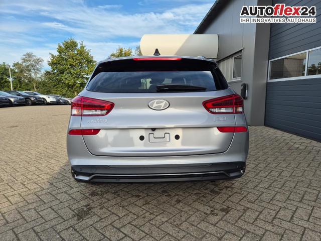 Hyundai i30 Kombi 1.5 T-GDI 95PS Sitzheizung Lenkradheizung Klimaautomatik Tempomat Navi Apple CarPlay + Android Auto PDC v+h Rückf.Kamera 17-LM 