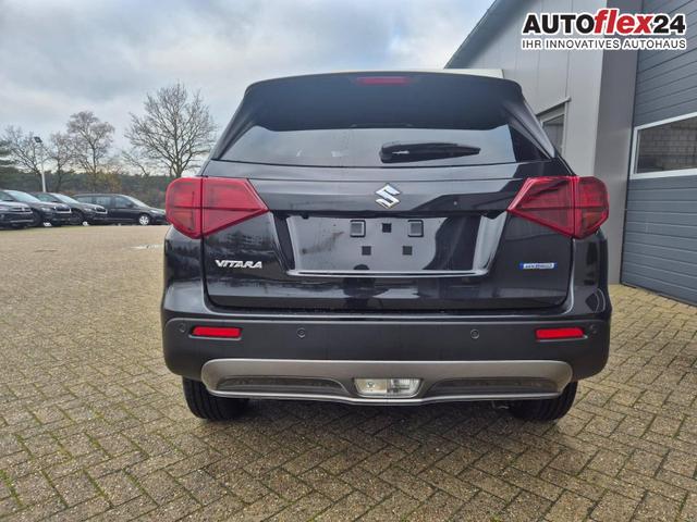 Suzuki Vitara Comfort+ 110PS Automatik MHEV 4x4 ALLGRIP 1.4 Boosterjet Allrad Teilleder Navi Klimaautomatik Sitzheizung ACC PDC v+h Rückf.Kamera Suzuki-Radio Apple CarPlay Android Auto Touchscreen 2xKeyless 17-LM 