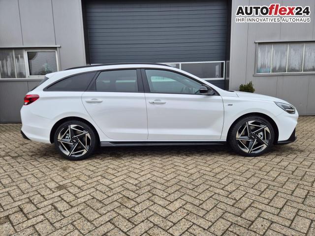 Hyundai i30 Kombi 1.6 T-GDI 150PS Automatik N-Line MY2026 Sitzheizung Lenkradheizung Klimaautomatik Navi 10,3"-Touchscreen Bluelink Apple CarPlay + Android Auto PDC v+h R&uuml;ckf.Kamera 18-LM 