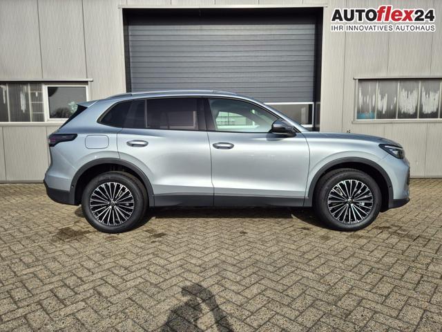 Volkswagen Tiguan Life 1,5 l eHybrid OPF 204PS DSG Design Paket "Dark" LED-Plus-Scheinw. elektr. Heckklappe Sitzheizung v+h Lenkradheizung R&uuml;ckf.Kamera Klimaautomatik VW-Radio Bluetooth wireless Apple CarPlay + Android Auto PDC ACC 2xKeyless Digital Cockpit 