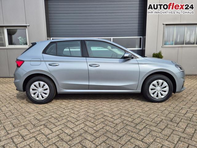 Skoda Fabia 1.0 TSI 95PS Selection 5-t&uuml;rig R&uuml;ckf.Kamera Parksensoren Sitzheizung Multifunktionslenkrad Klima Skoda-Radio Bluetooth Touchscreen Tempomat Nebelsch. Apple CarPlay + Android Auto 
