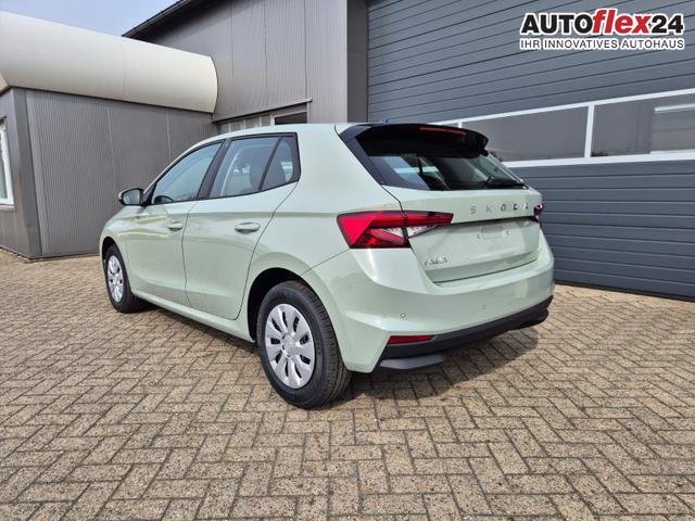 Skoda Fabia 1.0 TSI 95PS Selection 5-t&uuml;rig R&uuml;ckf.Kamera Parksensoren Sitzheizung Multifunktionslenkrad Klima Skoda-Radio Bluetooth Touchscreen Tempomat Nebelsch. Apple CarPlay + Android Auto 