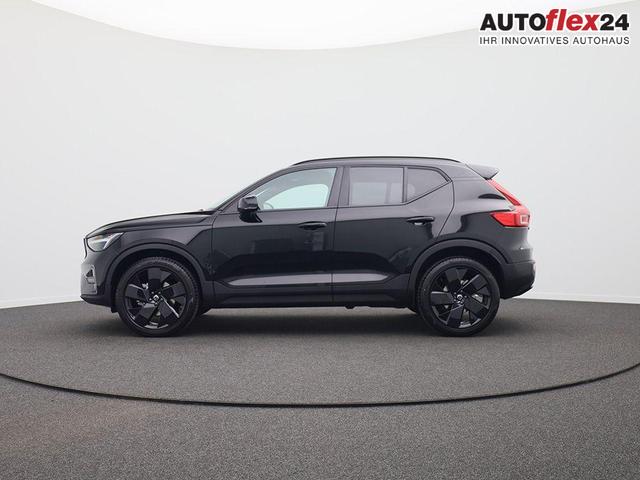 Vorlauffahrzeuge Volvo XC40 - 2.0 Black Edition Plus B4 Mild-Hybrid 197PS Automatik elektr. PanoDach R&uuml;ckf.Kamera PDC v h ACC el.Heckklappe Harman/Kardon-Sound Klimaautomatik Sitzheizung Lenkradheizung Apple CarPlay Android Auto 20-LM