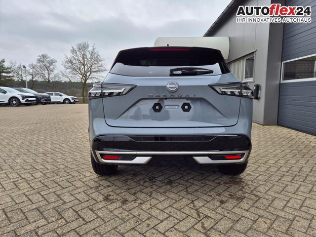 Vorlauffahrzeuge Nissan Qashqai - 1.3 DIG-T MHEV 158 PS X-Tronic Tekna Premium Paket 20"LM Teil-Leder PanoGlasdach Klimaautomatik Sitzheizung Lenkradheizung Navi Head-Up Display elektr. Heckklappe ACC PDC v h 360&deg;Kamera DAB Bluetooth Touchscreen Apple CarPlay Android Auto