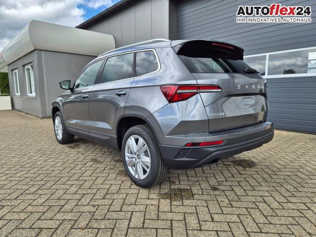 Vorlauffahrzeuge Skoda Karoq - 1.5 TSI 150PS DSG Selection Klimaautomatik Sitzheizung Lenkradheizung ACC PDC v h R&uuml;ckf.Kamera abg.Scheiben Apple CarPlay Android Auto 17"LM