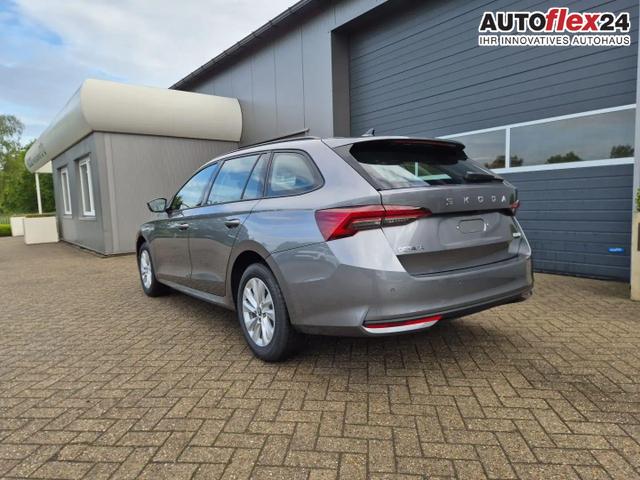 Skoda Octavia Combi 1.5 TSI 150PS m-HEV DSG Selection AHK Klimaautomatik ACC PDC v+h R&uuml;ckf.Kamera Sitzheizung TWA Apple CarPlay Android Auto 16"LM 