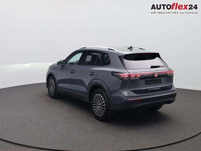Vorlauffahrzeuge Volkswagen Tiguan - Life 1,5 l eHybrid OPF 204PS DSG elekt.AHK Design Paket LED-Plus-Scheinw. elektr. Heckklappe Sitzheizung Lenkradheizung Frontscheibe beheizb. R&uuml;ckf.Kamera Klimaautomatik VW-Radio Bluetooth wireless Apple CarPlay   Android Auto PDC v h ACC 2xKeyle