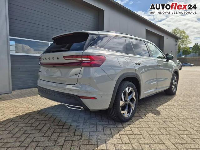 Skoda Kodiaq Sportline 1.5 TSI 204PS PHEV DSG schwenkb. AHK elektr. PanoDach HUD Alcantara PDC v+h 360&deg;Kamera CANTON Sound Klimaautomatik Sitzheizung Lenkradheizung Navi Apple CarPlay Android Auto 2xKeyless 19"LM vollelektr. Reichweite 116KM 
