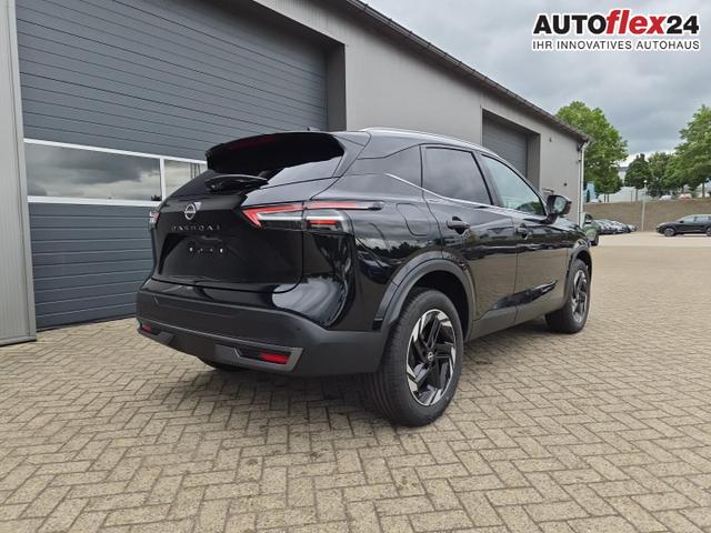 Nissan Qashqai 1.3 DIG-T MHEV 158 PS X-Tronic N-Connecta Teil-Leder PanoGlasdach Klimaautomatik Sitzheizung Lenkradheizung Navi ACC PDC v+h 360&deg;Kamera DAB Bluetooth Touchscreen Apple CarPlay Android Auto 18"LM 