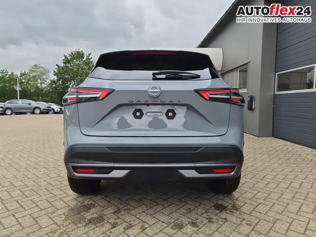 Nissan Qashqai 1.3 DIG-T MHEV 158 PS X-Tronic N-Connecta Teil-Leder PanoGlasdach Klimaautomatik Sitzheizung Lenkradheizung Navi ACC PDC v+h 360&deg;Kamera DAB Bluetooth Touchscreen Apple CarPlay Android Auto 18"LM 