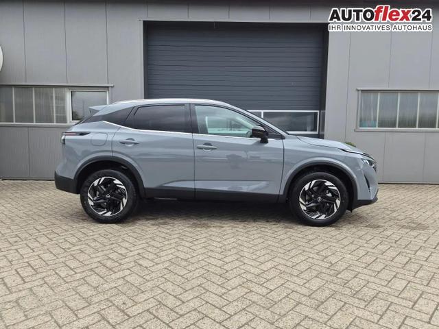 Nissan Qashqai 1.3 DIG-T MHEV 158 PS X-Tronic N-Connecta Teil-Leder PanoGlasdach Klimaautomatik Sitzheizung Lenkradheizung Navi ACC PDC v+h 360&deg;Kamera DAB Bluetooth Touchscreen Apple CarPlay Android Auto 18"LM 