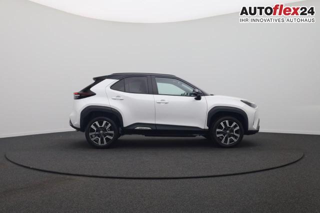 Toyota Yaris Cross 1.5-l 130PS HEV Automatik Style Matrix-LED 4xKamera elektr. Heckklappe Sitzheizung Lenkradheizung Klimaautomatik Navi Bluetooth wireless Apple CarPlay + Android Auto ACC PDC v+h 18"LM 