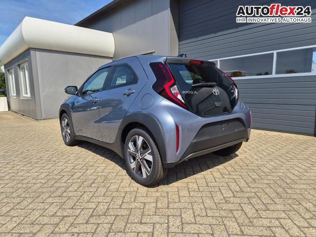 Toyota Aygo X Pure 1.5 Hybrid 116PS Automatik Sitzheizung Klimaautomatik R&uuml;ckf.Kamera AbstandsTempomat Nebelscheinw. Multifunktionslenkrad Bluetooth Touchscreen Apple CarPlay + Android Auto 2xKeyless 