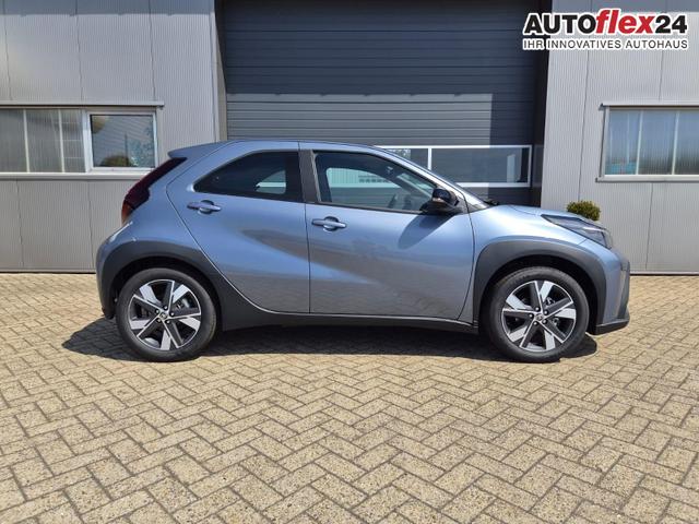 Toyota Aygo X Pure 1.5 Hybrid 116PS Automatik Sitzheizung Klimaautomatik R&uuml;ckf.Kamera AbstandsTempomat Nebelscheinw. Multifunktionslenkrad Bluetooth Touchscreen Apple CarPlay + Android Auto 2xKeyless 