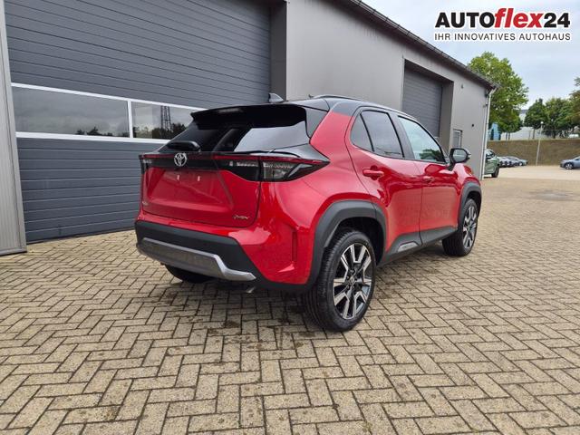 Toyota Yaris Cross 1.5-l 130PS HEV Automatik Style Matrix-LED 4xKamera elektr. Heckklappe Sitzheizung Lenkradheizung Klimaautomatik Navi Bluetooth wireless Apple CarPlay + Android Auto ACC PDC v+h 18"LM 