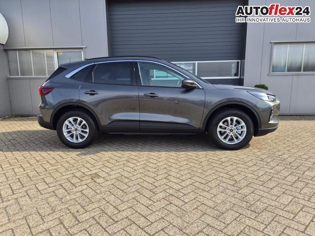 Ford Kuga Titanium 243PS PHEV Automatik Sitzheizung v+h Lenkradheizung Frontscheibe beheizb. Klimaautomatik Navi SYNC4 Apple CarPlay Android Auto Touchscreen PDC 4xKamera 2xKeyless 17"LM vollelektr. Reichweite 66KM 