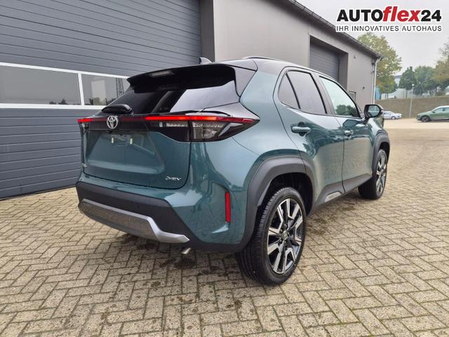Toyota Yaris Cross 1.5-l 130PS HEV Automatik Style Matrix-LED 4xKamera elektr. Heckklappe Sitzheizung Lenkradheizung Klimaautomatik Navi Bluetooth wireless Apple CarPlay + Android Auto ACC PDC v+h 18"LM 
