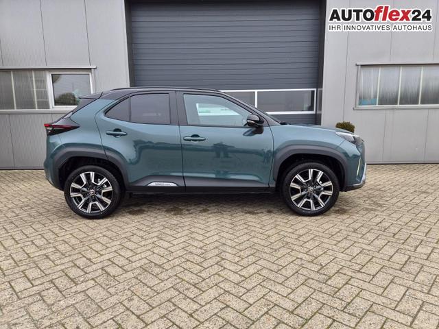 Toyota Yaris Cross 1.5-l 130PS HEV Automatik Style Matrix-LED 4xKamera elektr. Heckklappe Sitzheizung Lenkradheizung Klimaautomatik Navi Bluetooth wireless Apple CarPlay + Android Auto ACC PDC v+h 18"LM 
