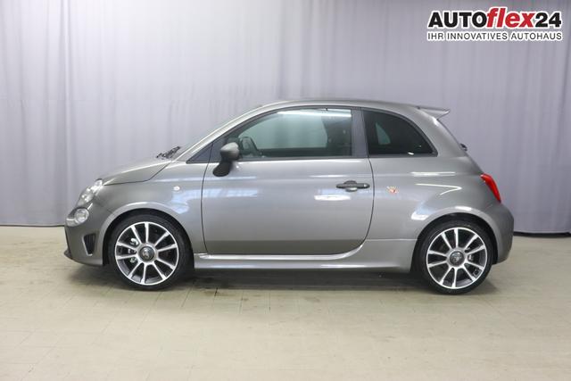 595 & 695 MY23 595 1.4 T-Jet 121 kW (165 PS) MT 695 - Record Grau 557 - Integral-Sportsitze Leder Schwarz "3L3 Komfort-Paket: Bi-Xenon Scheinwerfer, Beats® Audio Soundsystem 3L4 Tech-Paket 5DP Record Grau 9SV, Gutschrift Mopar BMC Sportluftfilter und Tankdeckel aus Aluminium A67 Linea Turismo"