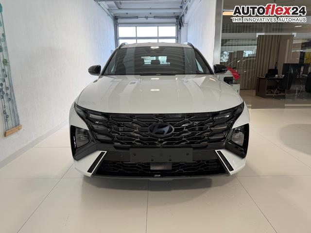 Vorlauffahrzeuge Hyundai TUCSON - N Line 1.6 T-GDI Hybrid 4WD AT 176kW / 239PS 2-Zonen-Klimaautomatik, Sitzheizung, Lenkradheizung, Navigationssystem, DAB, Android Auto, Apple CarPlay, R&uuml;ckfahrkamera, Head-up Display, Krell Sound System, 19 Zoll Leichtmetallfelgen, uvm.