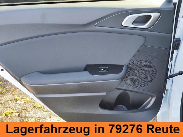 KIA Ceed Sportswagon Kombi Weiß bei Birkle Mobile in 79276 Reute