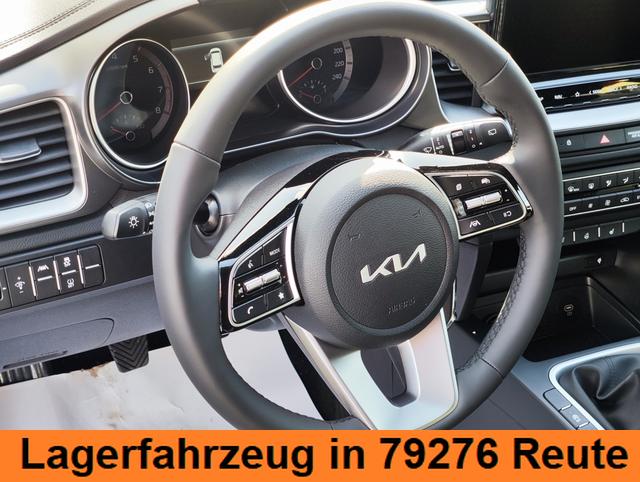 KIA Ceed Sportswagon Kombi Weiß bei Birkle Mobile in 79276 Reute