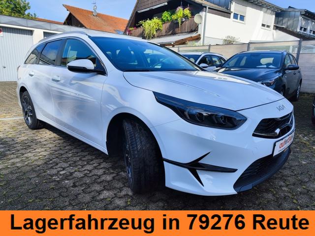 KIA Ceed Sportswagon Kombi Weiß bei Birkle Mobile in 79276 Reute