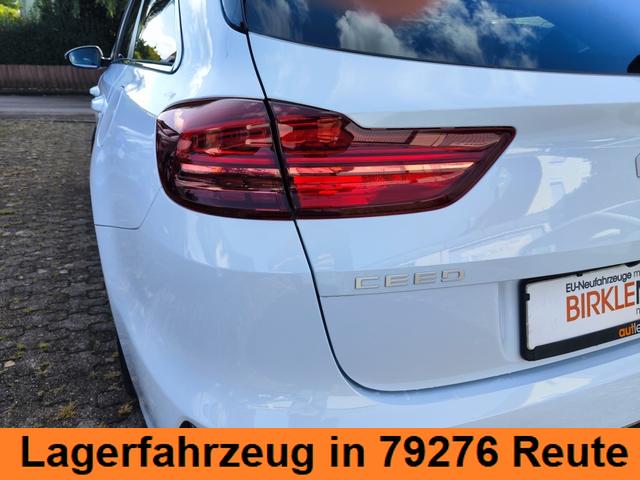 KIA Ceed Sportswagon Kombi Weiß bei Birkle Mobile in 79276 Reute