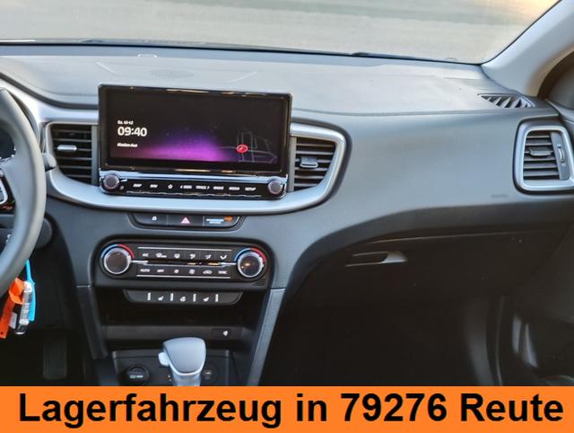 KIA Ceed Sportswagon Kombi Weiß bei Birkle Mobile in 79276 Reute