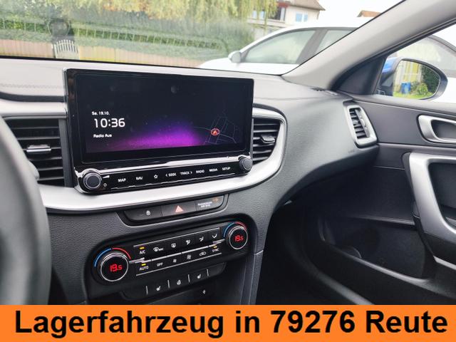 Kia Ceed Sportswagon TOP SW/Kombi 140PS LED Scheinwerfer Navi Einparkhilfe hinten vorne Rückfahrkamera Sitzheizung Lenkradheizung 17" Alufelgen Klimaautomatik getönte Scheiben Apple CarPlay Android Auto 7 Jahre Garantie bis 150.000Km 