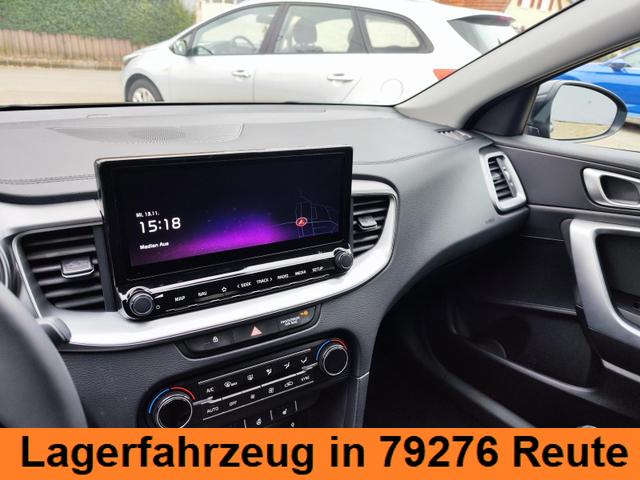Kia Ceed Sportswagon TOP SW/Kombi 140PS DCT Automatik LED Scheinwerfer Navi Einparkhilfe hinten vorne Rückfahrkamera Sitzheizung Lenkradheizung 17" Alufelgen Klimaautomatik getönte Scheiben Apple CarPlay Android Auto 7 Jahre Garantie bis 150.000Km 