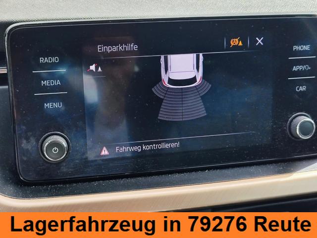 Skoda Kamiq 150PS DSG-Automatik Anhängerkupplung abnehmbar Tempomat Sitzheizung Klimaautomatik-2-Zonen Einparkhilfe hinten Bluetooth Freisprechanlage Android Auto & Apple CarPlay Multifunktions-Lederlenkrad 