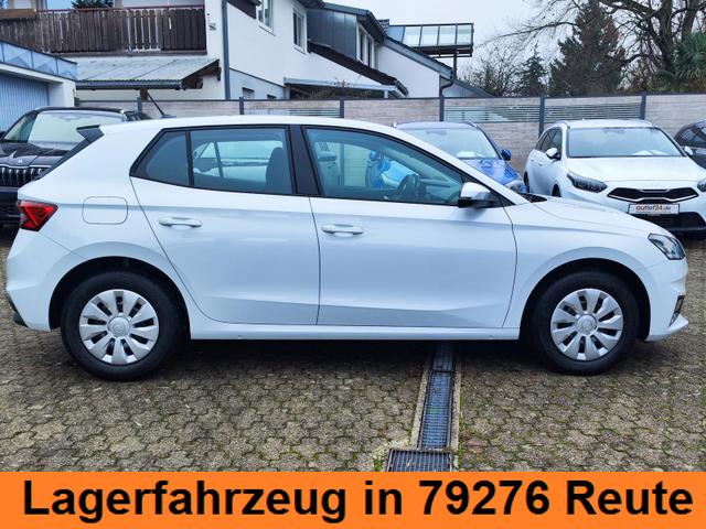 Skoda Fabia Selection 95PS Tempomat Einparkhilfe hinten Sitzheizung Klimaautomatik Smartlink Android Auto Apple CarPlay Multifunktionslenkrad Bluetooth 