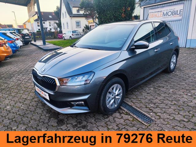 Lagerfahrzeug Skoda Fabia - 130 Jahre 1.0 TSI 95PS mit Garantie 5 bis 100.000Km Sunset Tempomat Klimaautomatik Sitzheizung SmartLink AndroidAuto Apple CarPlay Digitales Tacho 8" Einparkhilfe hinten R&uuml;ckfahrkamera Leichtmetallfelgen 15" DAB Radio