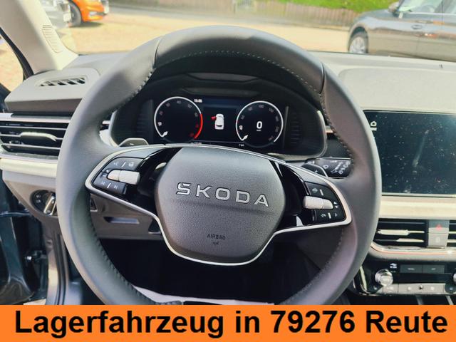 Skoda Kamiq Top Selection L 115PS DSG Automatik mit elektrischer Heckklappe Tempomat LED Scheinwerfer Sitzheizung Lenkradheizung Einparkhilfe vorne+hinten R&uuml;ckfahrkamera DAB Radio Kessy Licht und Regensensor 