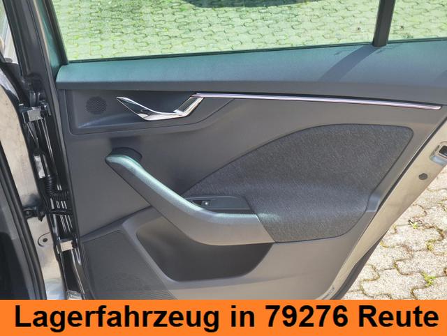 Skoda Kamiq Top Selection L 115PS DSG Automatik mit elektrischer Heckklappe Tempomat LED Scheinwerfer Sitzheizung Lenkradheizung Einparkhilfe vorne+hinten R&uuml;ckfahrkamera DAB Radio Kessy Licht und Regensensor 