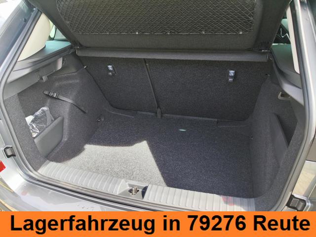 Skoda Kamiq Top Selection L 115PS DSG Automatik mit elektrischer Heckklappe Tempomat LED Scheinwerfer Sitzheizung Lenkradheizung Einparkhilfe vorne+hinten R&uuml;ckfahrkamera DAB Radio Kessy Licht und Regensensor 